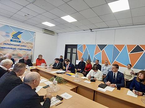 Антикризовий штаб виступив за ухвалення Програми невідкладних дій в економіці