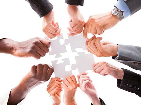 Україні слід робити ставку на власні сили та співпрацю із ЄС і світом