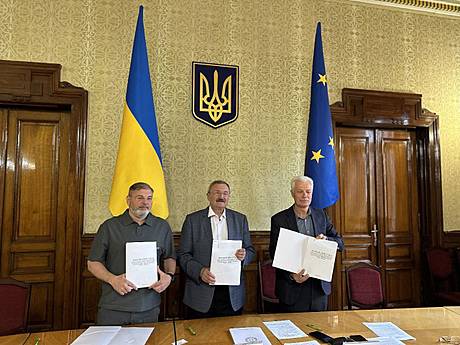 У Чернівцях обговорили створення обласної програми психосоціальної підтримки працівників