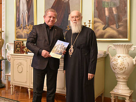 Анатолій Кінах привітав патріарха Філарета із 94-ю річницею