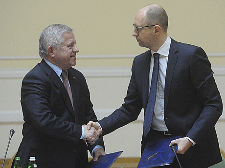 Підписано меморандум між урядом та УСПП