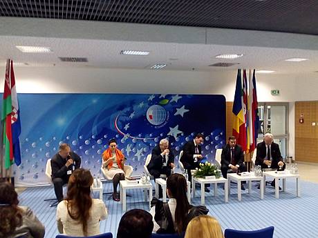 Транспортні коридори, мігранти та нестача зусиль Києва – у Польщі пройшов XI Форум Європа-Україна