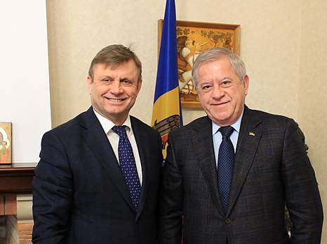 Анатолий Кинах провел рабочую встречу с послом Молдовы в Украине