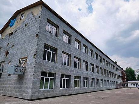 Школа № 2 в Авдеевке – уже под новой крышей