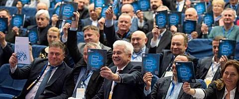 Политики не способны объединить страну. Работодатели знают, как это сделать.