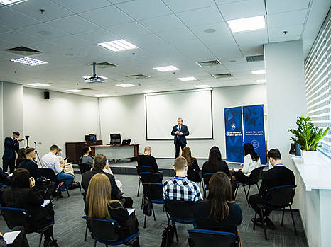 Украине нужны стратегии: экономического и промышленного развития, восстановления территориальной целостности, сотрудничества с международными донорами