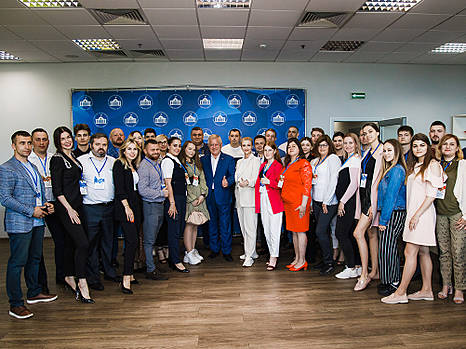 Анатолий Кинах прочитал лекцию молодым политикам