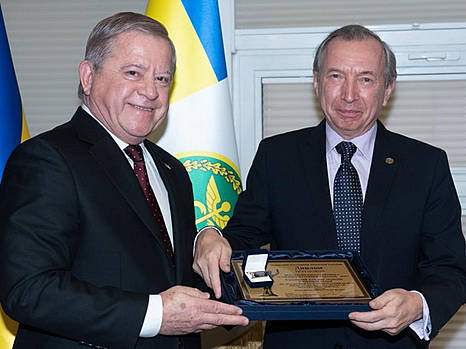 В Киеве наградили добросовестных налогоплательщиков 2019