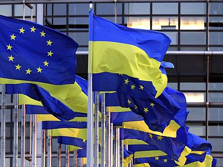 Украина – кандидат на вступление в ЕС: это огромные перспективы для экономики