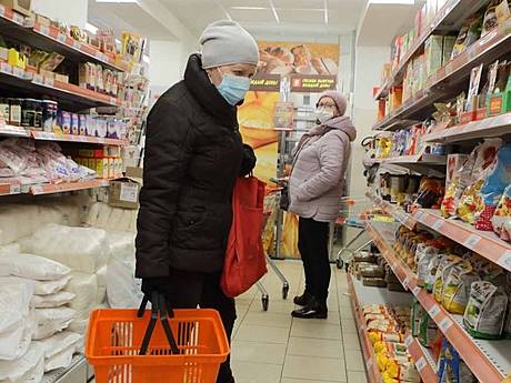 Продуктовые карты не выход: в Украине нужно создавать рабочие места с достойной оплатой труда