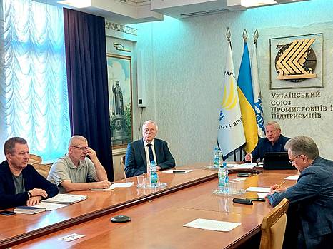 Антикризисный штаб помощи промышленности и бизнесу призывает не повышать налоги минимум год и ввести адресный подход к предпринимательству