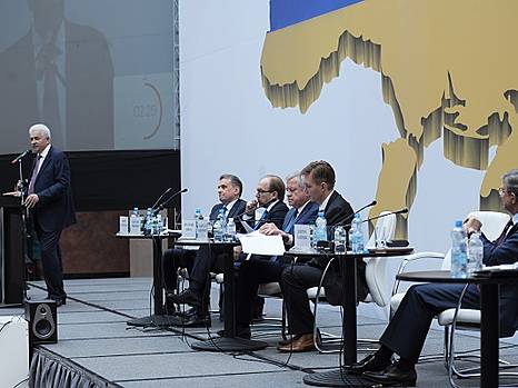 Украинский бизнес готов вместе преодолеть экономический кризис в стране и призывает парламент к сотрудничеству