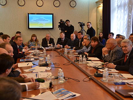Деловая общественность требует переформатирования правительства ради  повышения его профессионализма